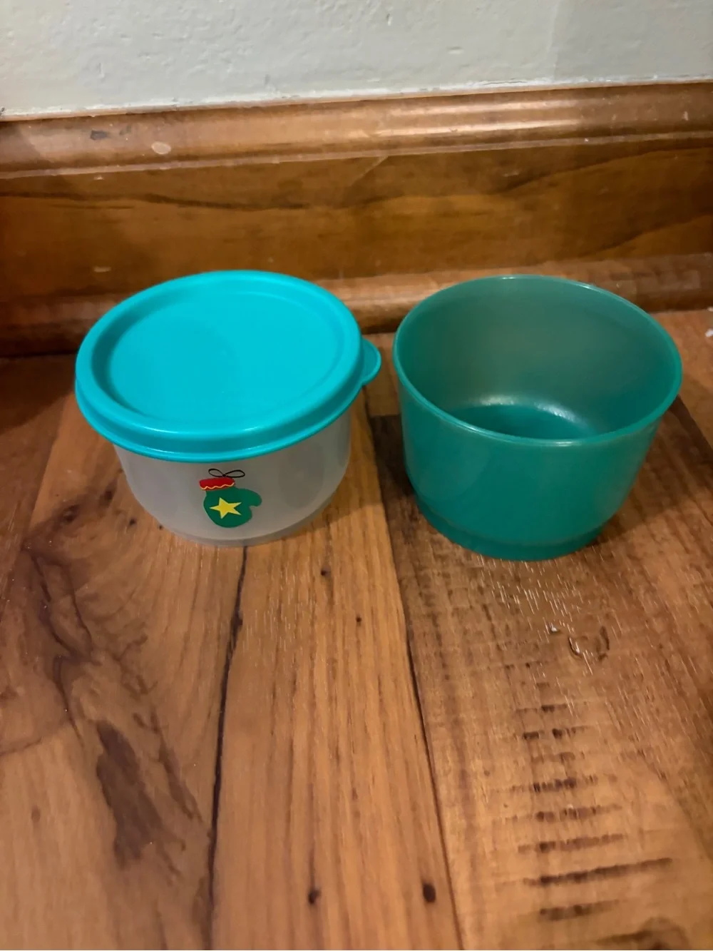 Tupperware Bundle Of 22 Plastic Food Storage Set in Blue, Teal, Purple and Pink